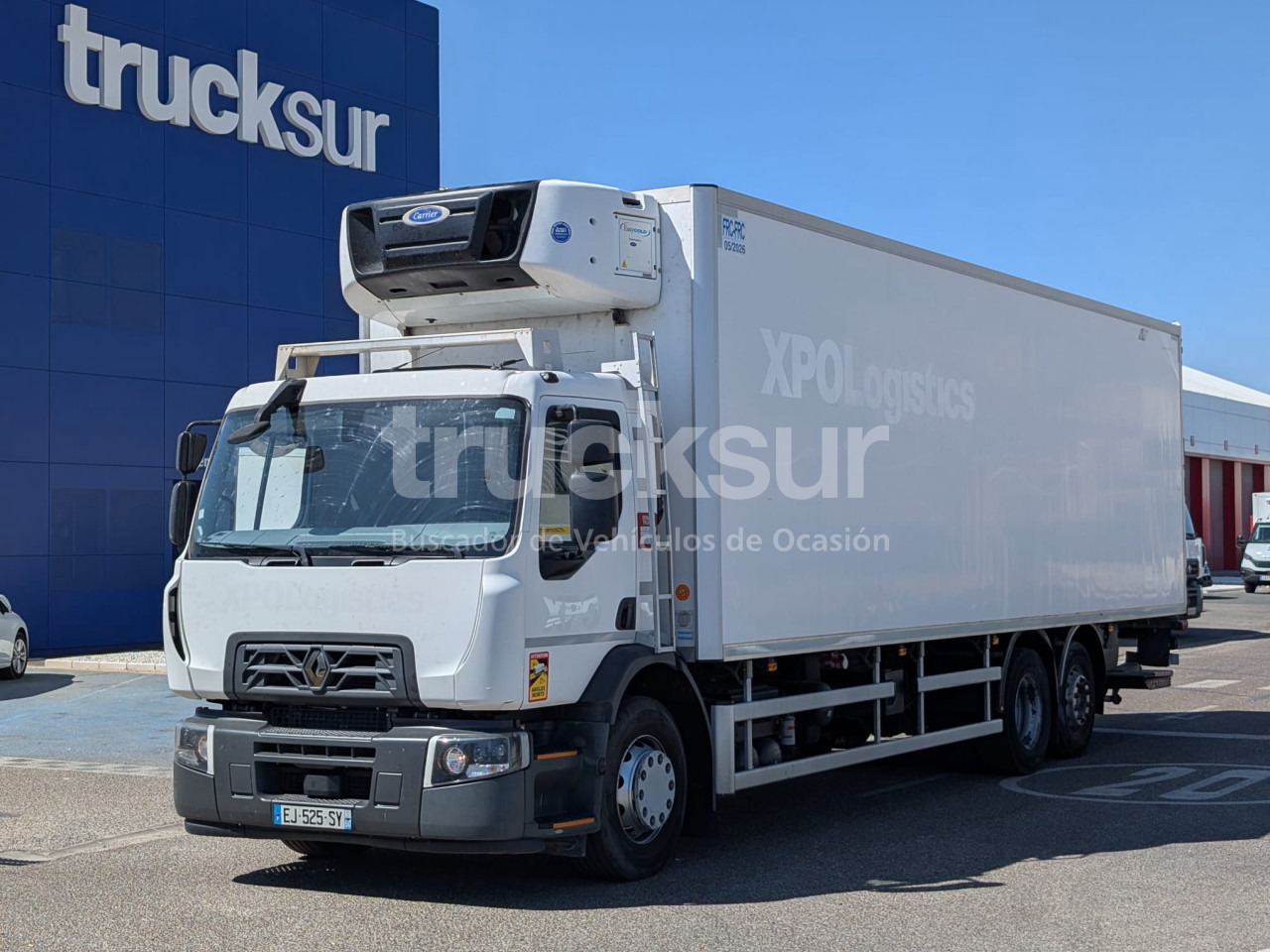 RENAULT D320.26 ejes 6x2*4 - Camião frigorífico: foto 1 RENAULT D320.26 ejes 6x2*4 - Camião frigorífico: foto 1