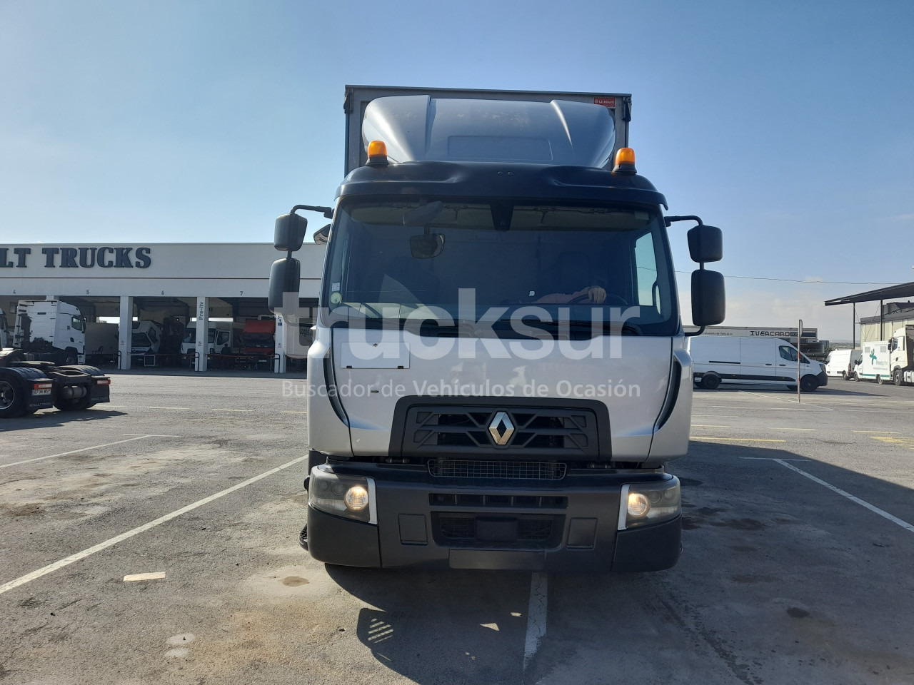 RENAULT D320.26 ejes 6x2*4 - Camião de lona: foto 3 RENAULT D320.26 ejes 6x2*4 - Camião de lona: foto 3