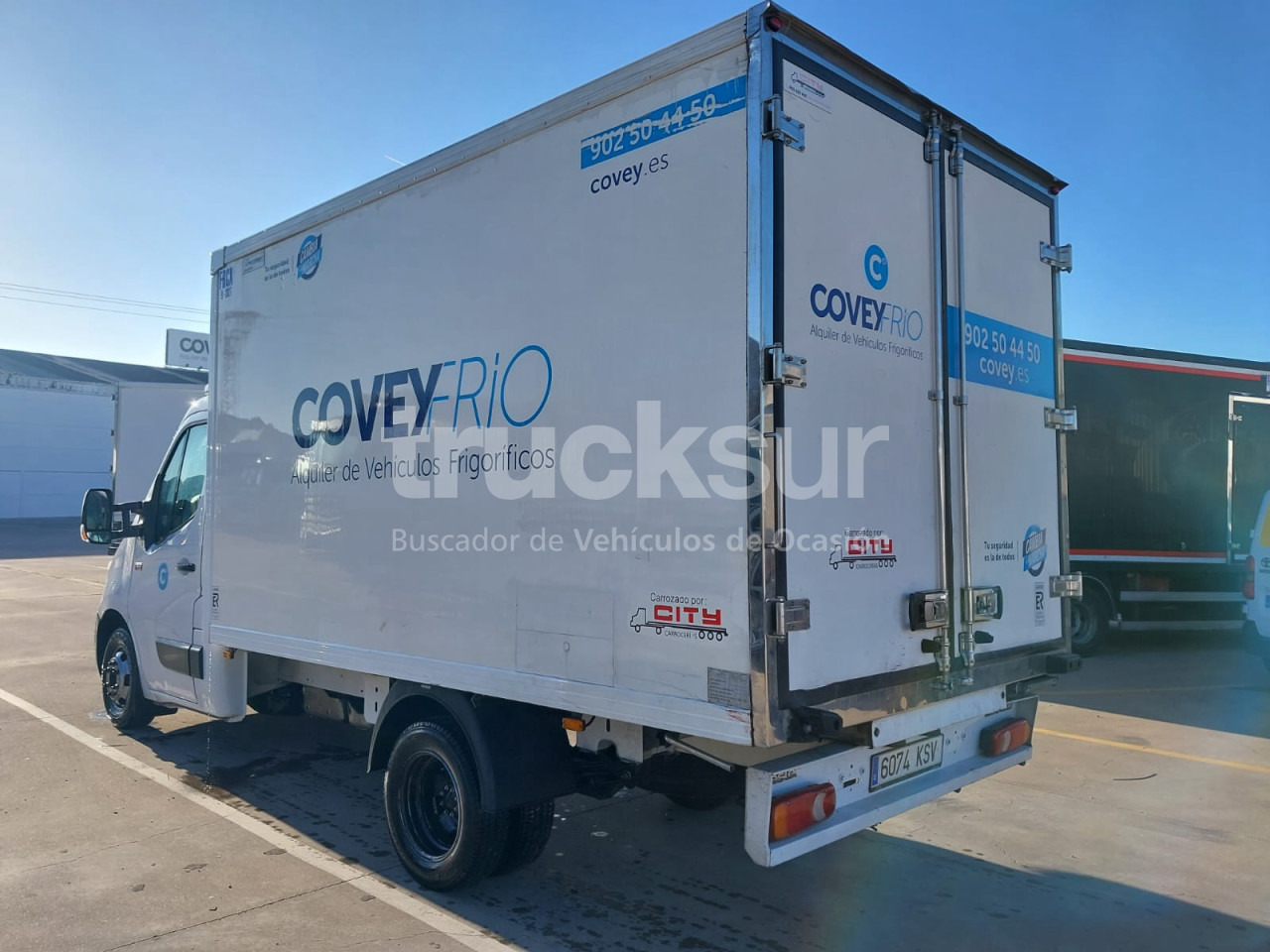 RENAULT MASTER 165.35 - Carrinha de contentor: foto 3 RENAULT MASTER 165.35 - Carrinha de contentor: foto 3
