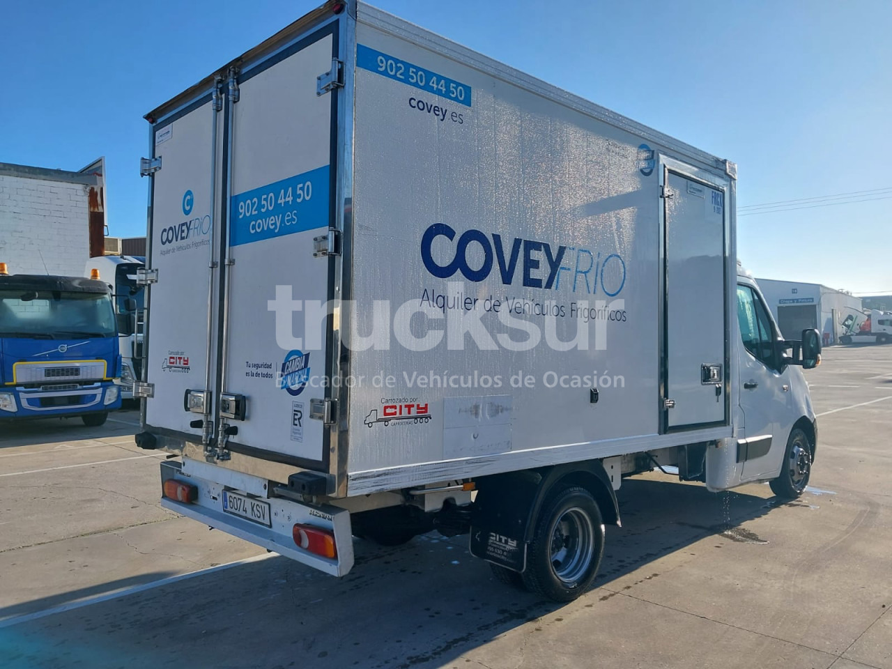 RENAULT MASTER 165.35 - Carrinha de contentor: foto 4 RENAULT MASTER 165.35 - Carrinha de contentor: foto 4