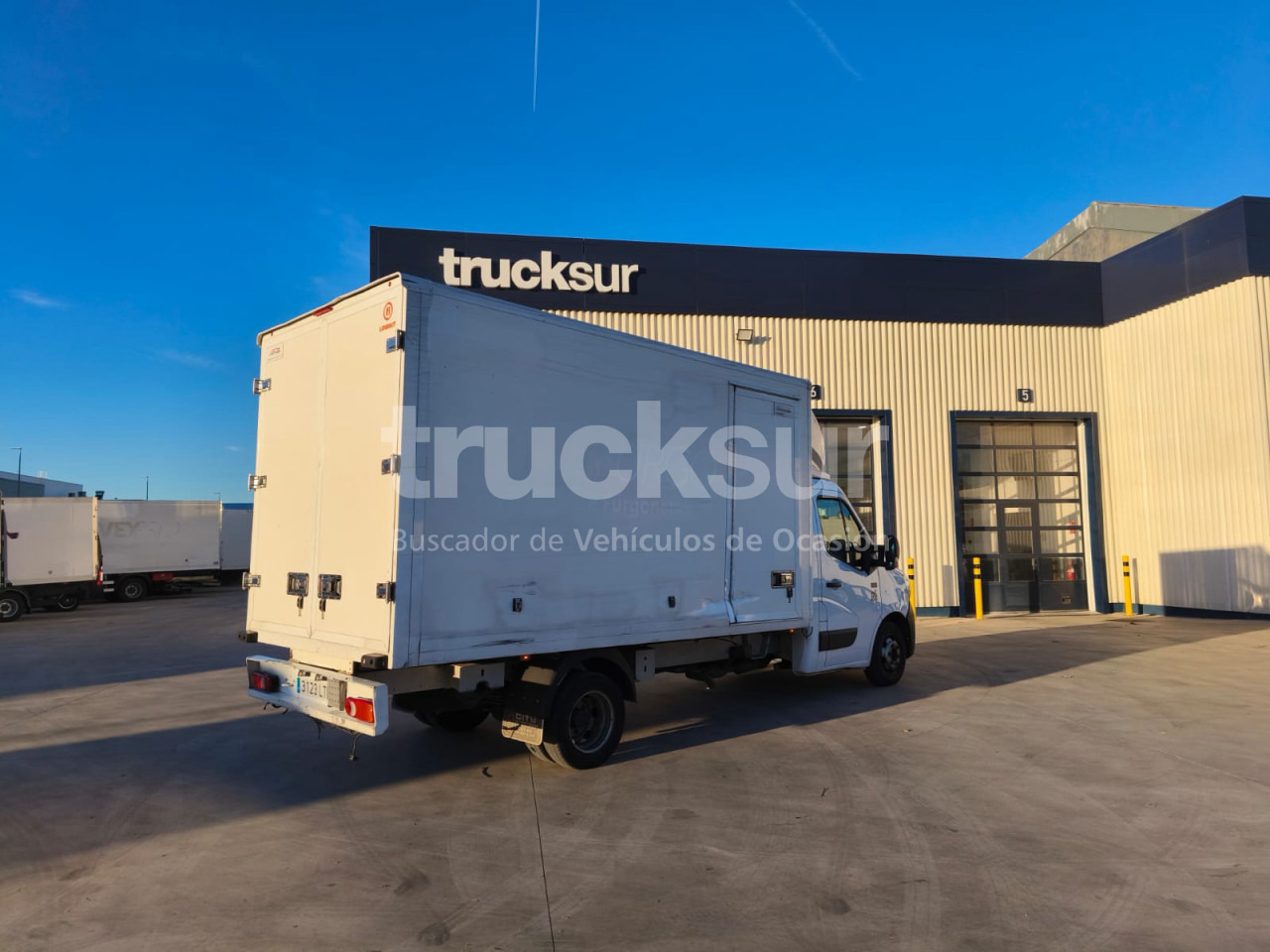 RENAULT MASTER 165.35 GV - Carrinha de contentor: foto 4 RENAULT MASTER 165.35 GV - Carrinha de contentor: foto 4