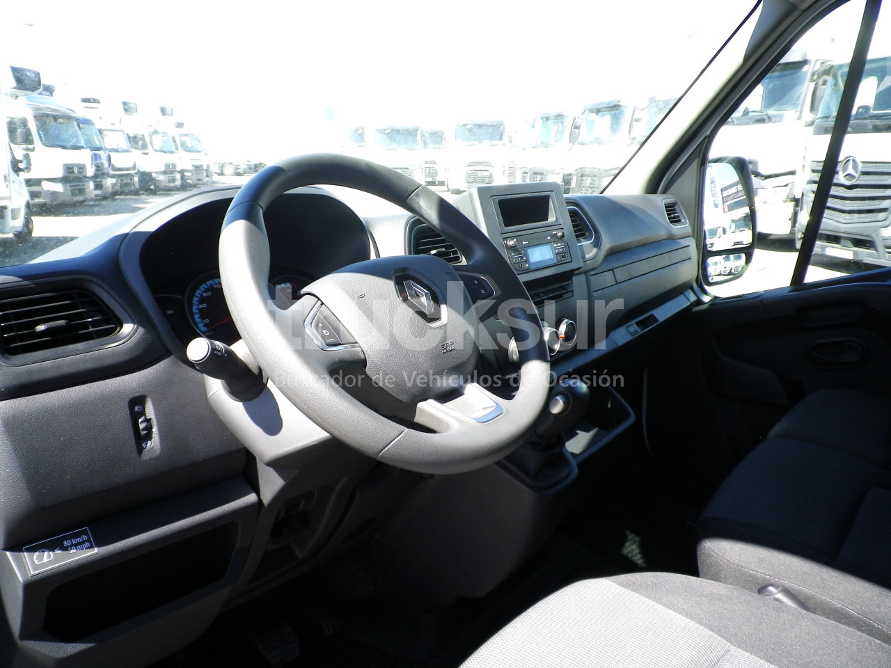 Fotografia de interior 1: Carrinha de contentor RENAULT MASTER E-TECH ELECTRICO 100%