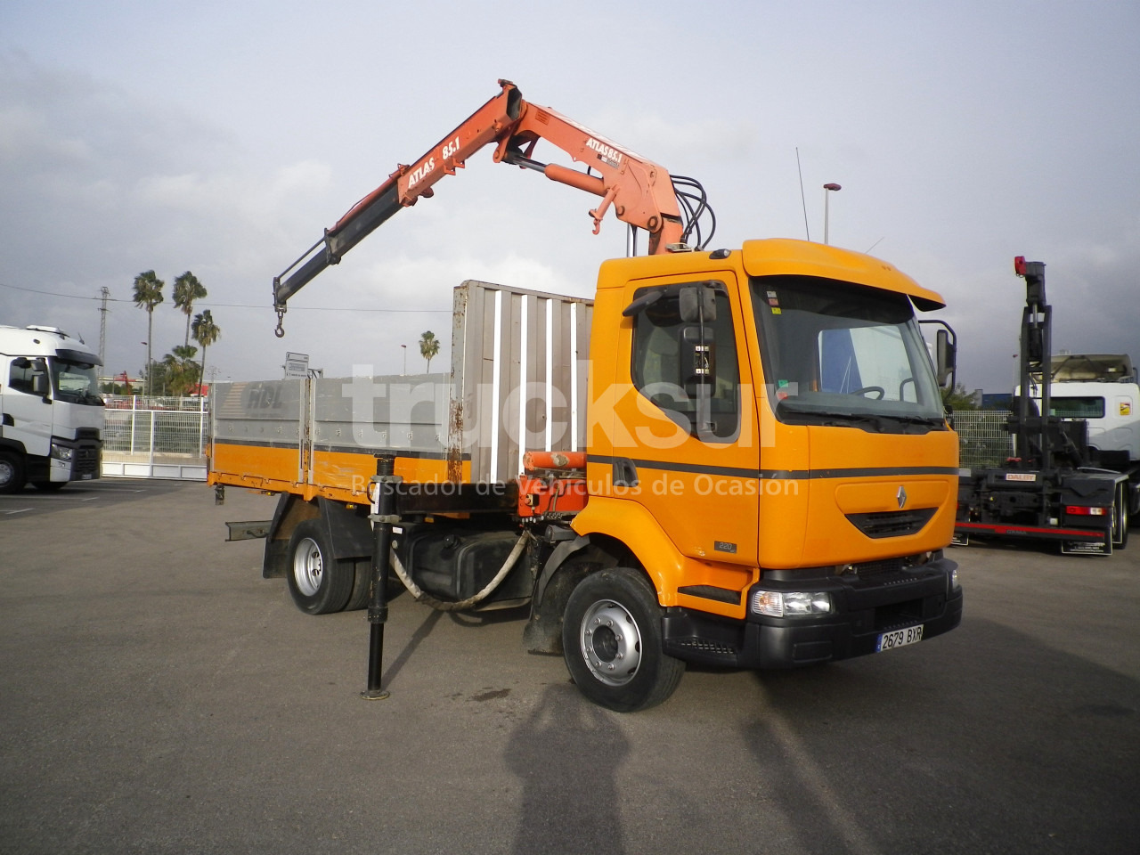 RENAULT MIDLUM 220.14C GRUA - Camião de caixa aberta/ Plataforma, Camião grua: foto 2 RENAULT MIDLUM 220.14C GRUA - Camião de caixa aberta/ Plataforma, Camião grua: foto 2