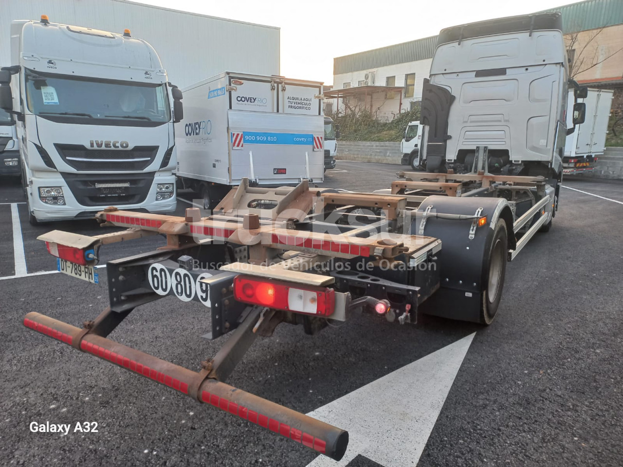 RENAULT T430 - Camião transportador de contêineres/ Caixa móvel: foto 3 RENAULT T430 - Camião transportador de contêineres/ Caixa móvel: foto 3