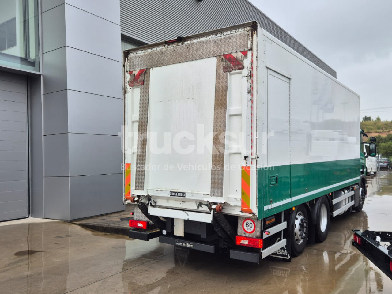 SCANIA P320.26 ejes 6x2*4 - Camião furgão: foto 3 SCANIA P320.26 ejes 6x2*4 - Camião furgão: foto 3