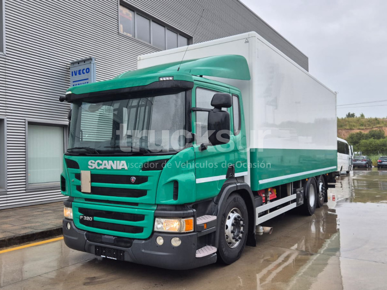 SCANIA P320.26 ejes 6x2*4 - Camião furgão: foto 1 SCANIA P320.26 ejes 6x2*4 - Camião furgão: foto 1
