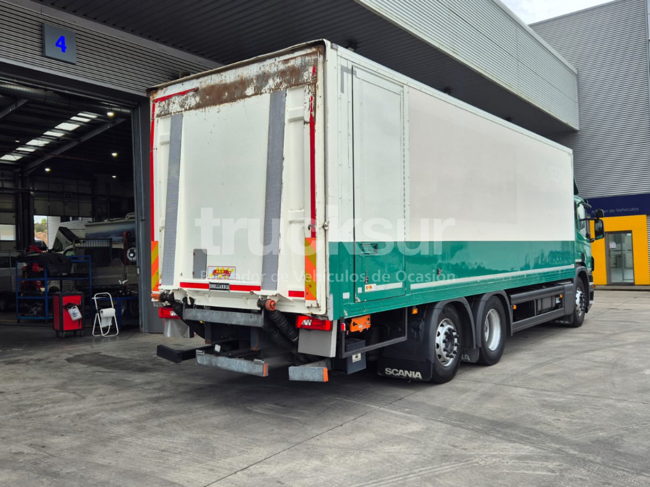 SCANIA P320.26 ejes 6x2*4 - Camião de lona: foto 3 SCANIA P320.26 ejes 6x2*4 - Camião de lona: foto 3