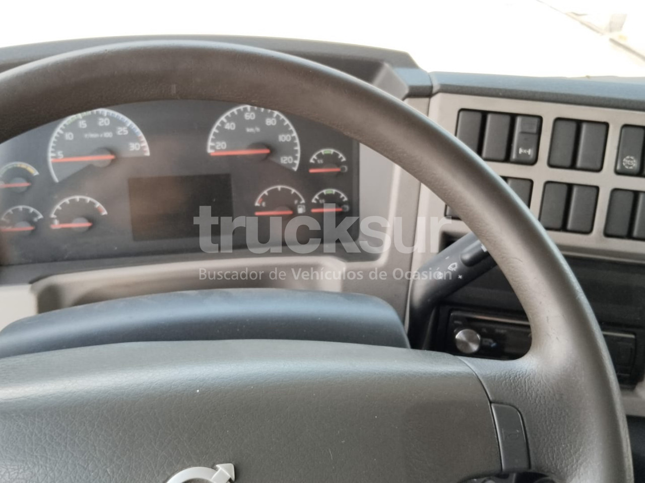 VOLVO FL290 - Camião frigorífico: foto 5 VOLVO FL290 - Camião frigorífico: foto 5