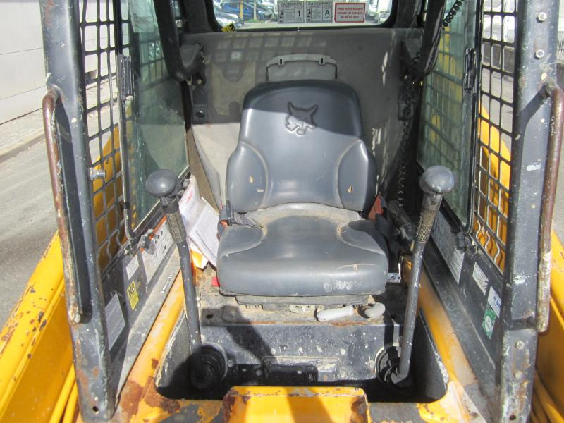 Mini pá carregadora Bobcat S130: foto 9