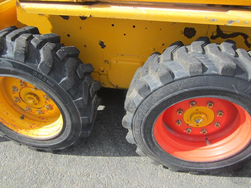 Mini pá carregadora Bobcat S130: foto 7
