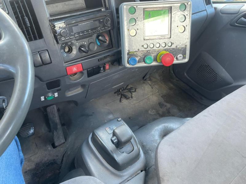 Camião chassi Isuzu: foto 7