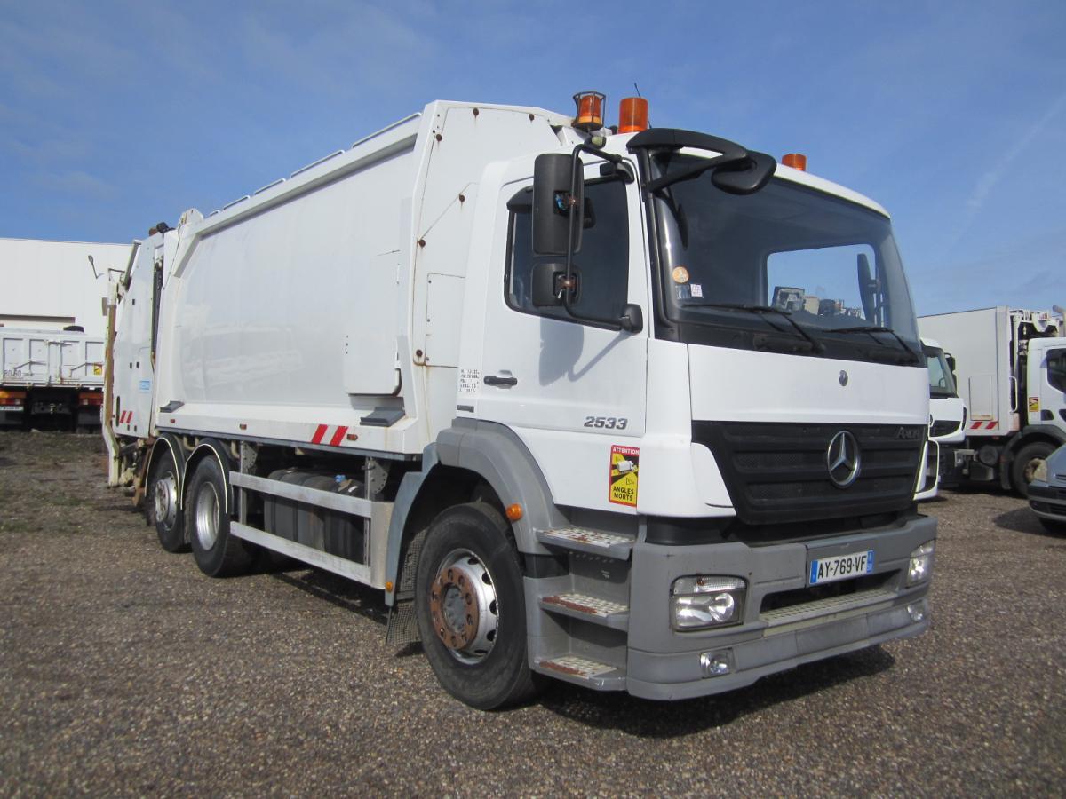 Mercedes Axor 2533 - Caminhão de lixo: foto 1 Mercedes Axor 2533 - Caminhão de lixo: foto 1