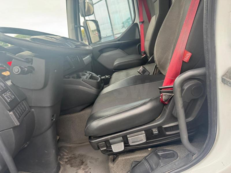 Camião furgão Renault D-Series: foto 11 Camião furgão Renault D-Series: foto 11