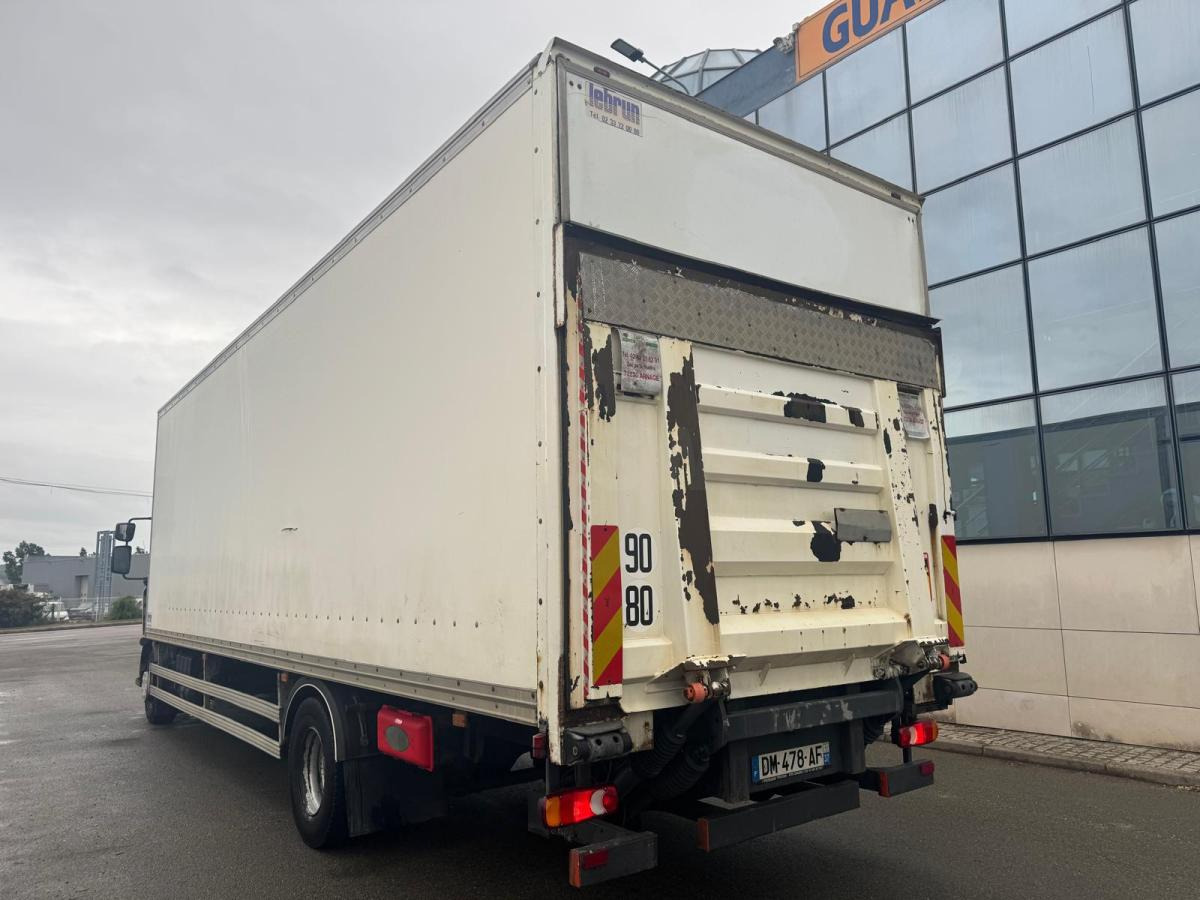 Camião furgão Renault D-Series: foto 10 Camião furgão Renault D-Series: foto 10