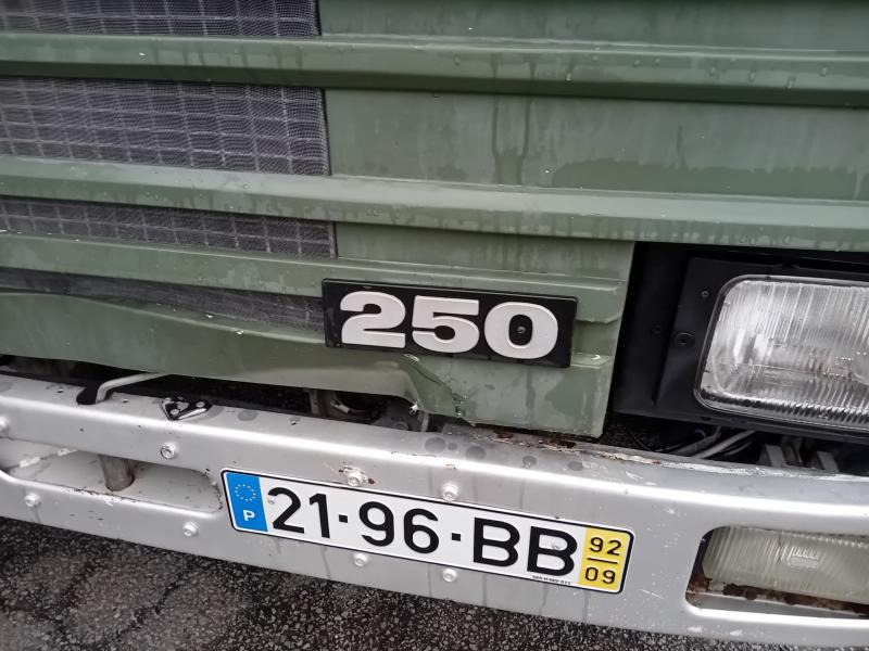 Scania 93 250 - Camião cisterna: foto 4 Scania 93 250 - Camião cisterna: foto 4