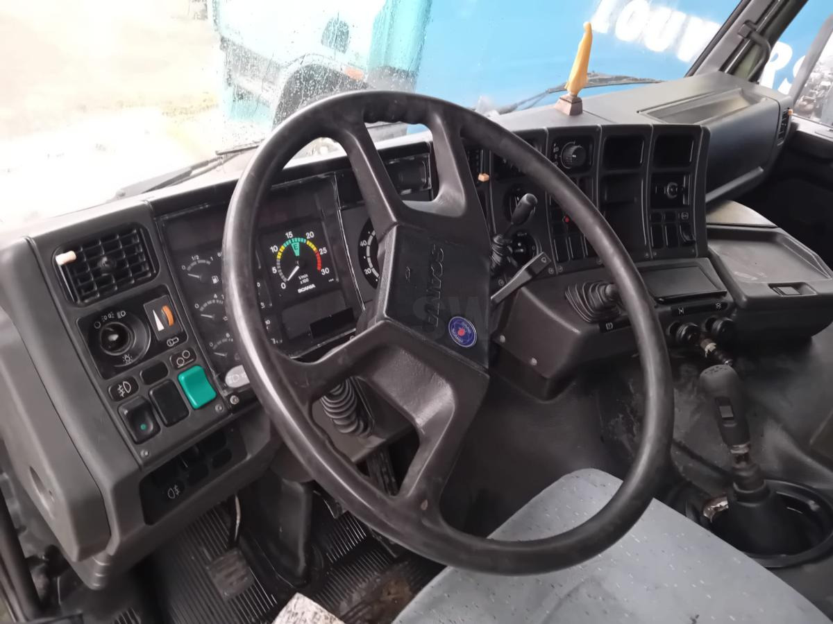 Scania 93 250 - Camião cisterna: foto 3 Scania 93 250 - Camião cisterna: foto 3