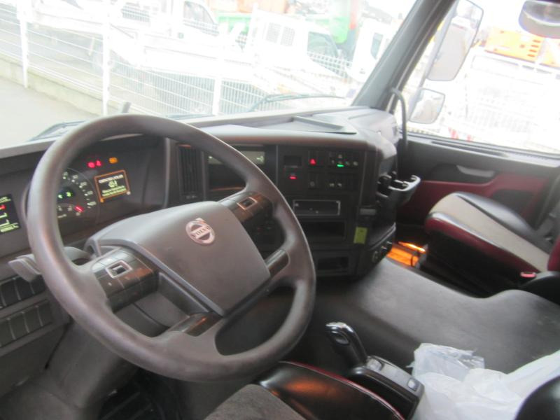 Fotografia de interior 1: Tractor Volvo FMX 460
