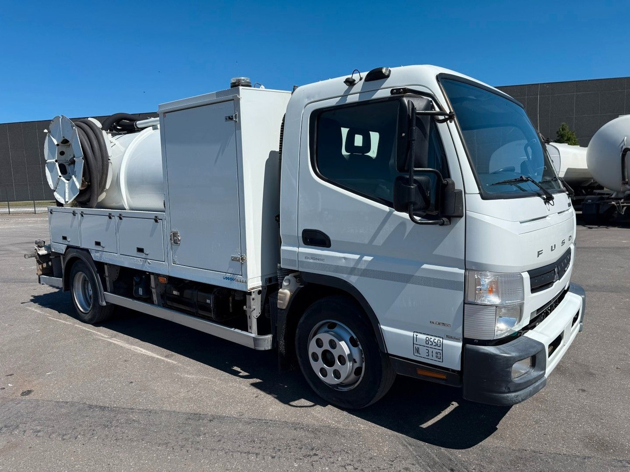 FUSO Canter 9C18 Duonic Rioned 3500 l. Kombi Euro 6 - Caminhão limpa fossa: foto 2 FUSO Canter 9C18 Duonic Rioned 3500 l. Kombi Euro 6 - Caminhão limpa fossa: foto 2