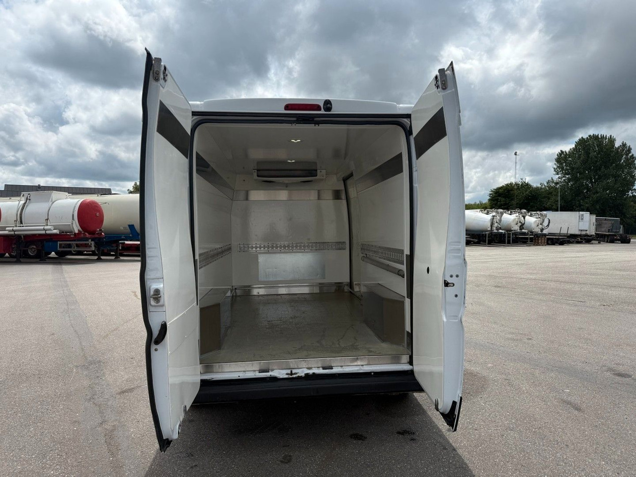 Fiat Ducato 2.3 MJT 150 Waeco Frigo (Engine Damage) - Carrinha frigorífica: foto 5 Fiat Ducato 2.3 MJT 150 Waeco Frigo (Engine Damage) - Carrinha frigorífica: foto 5
