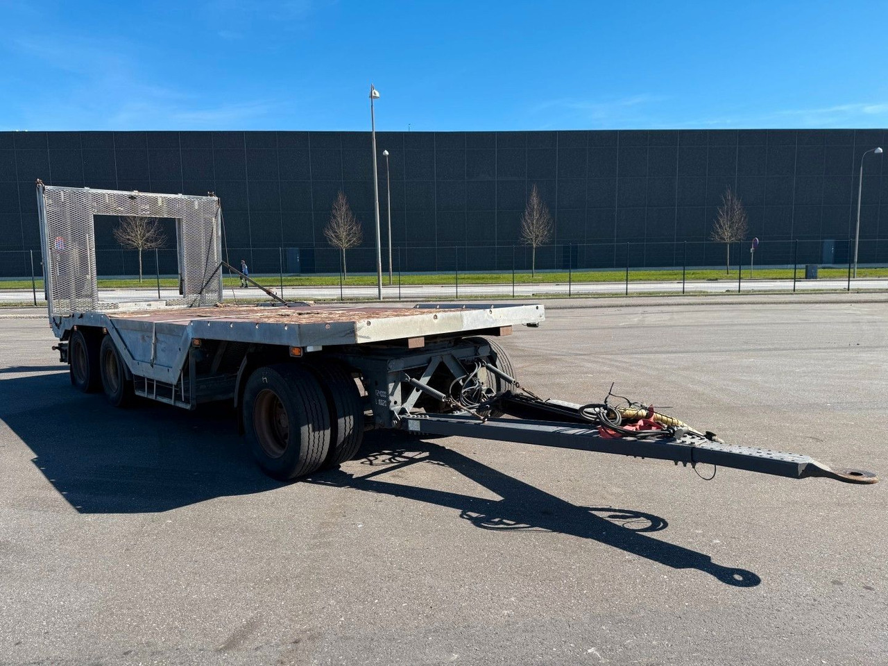 Reboque baixa Fliegl FLT328 3 achser Maschinenanhänger mit Radkasten: foto 10