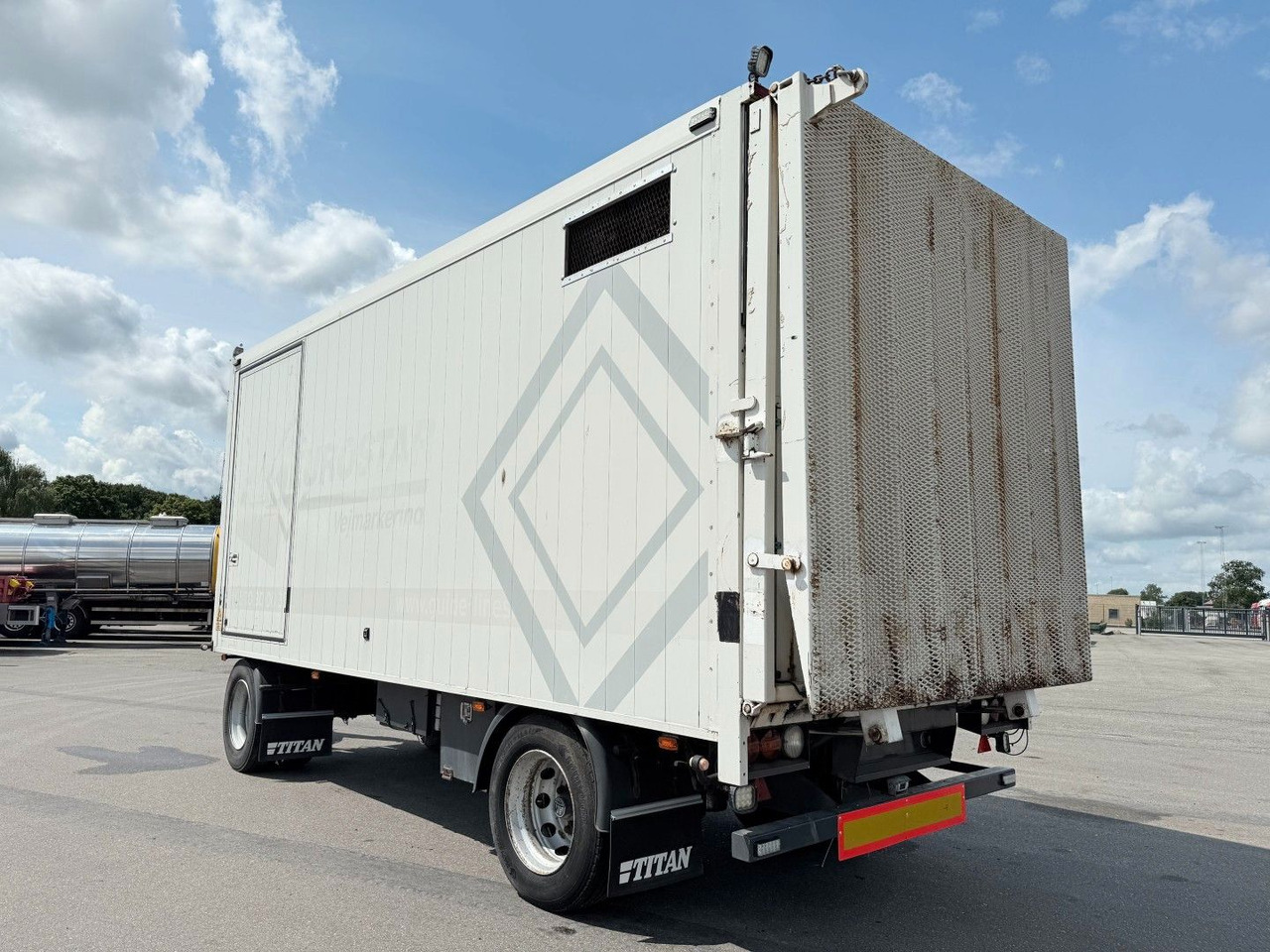 Kel-Berg 20 t. Alubox - Maschineramp Kel-Berg 2 axle 20 t. Alubox - Maschineramp - Reboque furgão: foto 4 Kel-Berg 20 t. Alubox - Maschineramp Kel-Berg 2 axle 20 t. Alubox - Maschineramp - Reboque furgão: foto 4