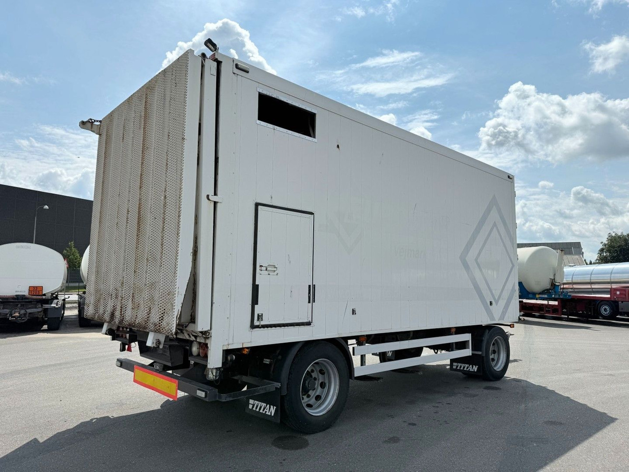 Kel-Berg 20 t. Alubox - Maschineramp Kel-Berg 2 axle 20 t. Alubox - Maschineramp - Reboque furgão: foto 3 Kel-Berg 20 t. Alubox - Maschineramp Kel-Berg 2 axle 20 t. Alubox - Maschineramp - Reboque furgão: foto 3