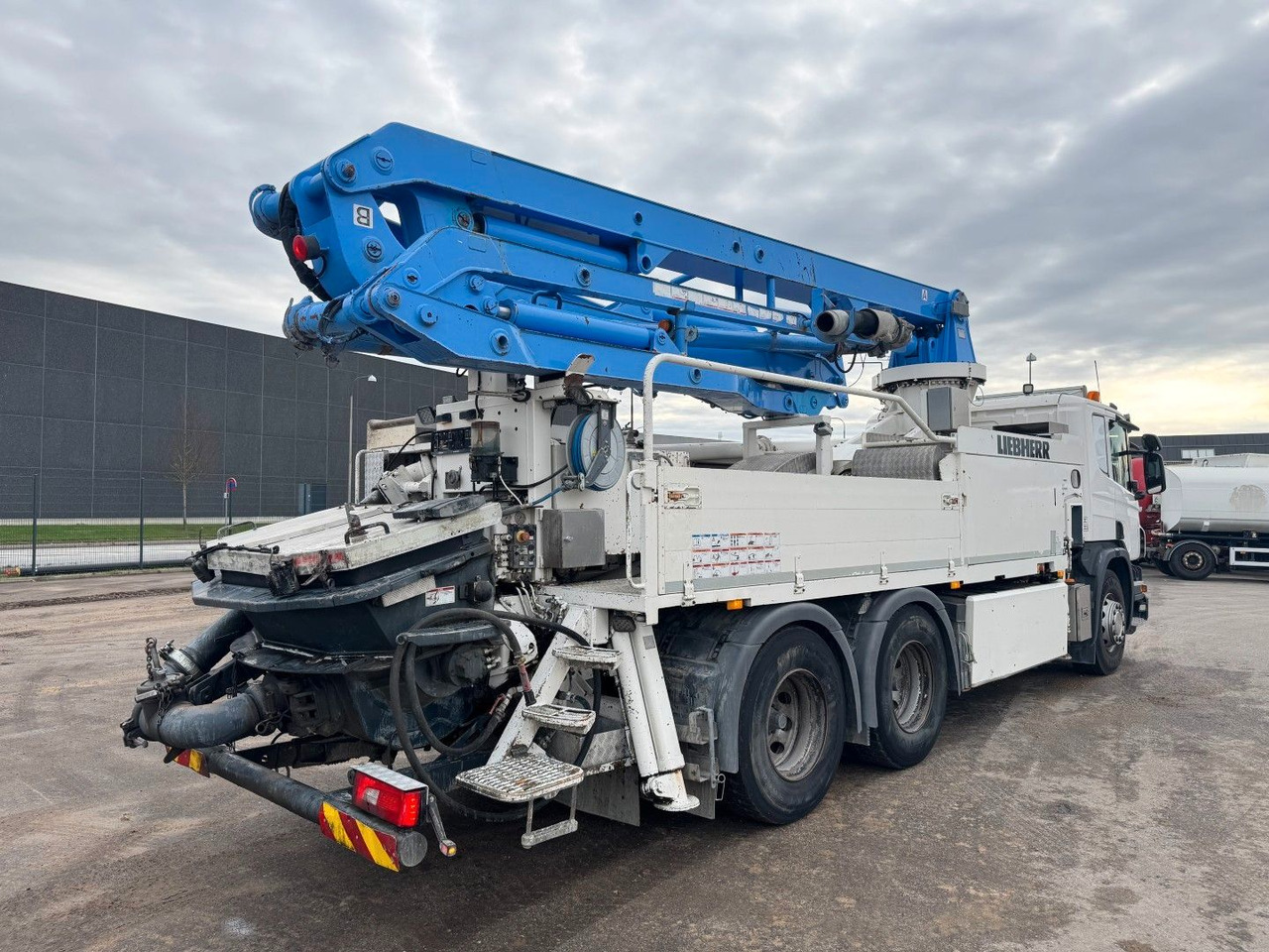 Scania P370 6x4 Liebherr THP140H 24 M4 XH Betonpumpe - Autobomba de betão: foto 3 Scania P370 6x4 Liebherr THP140H 24 M4 XH Betonpumpe - Autobomba de betão: foto 3