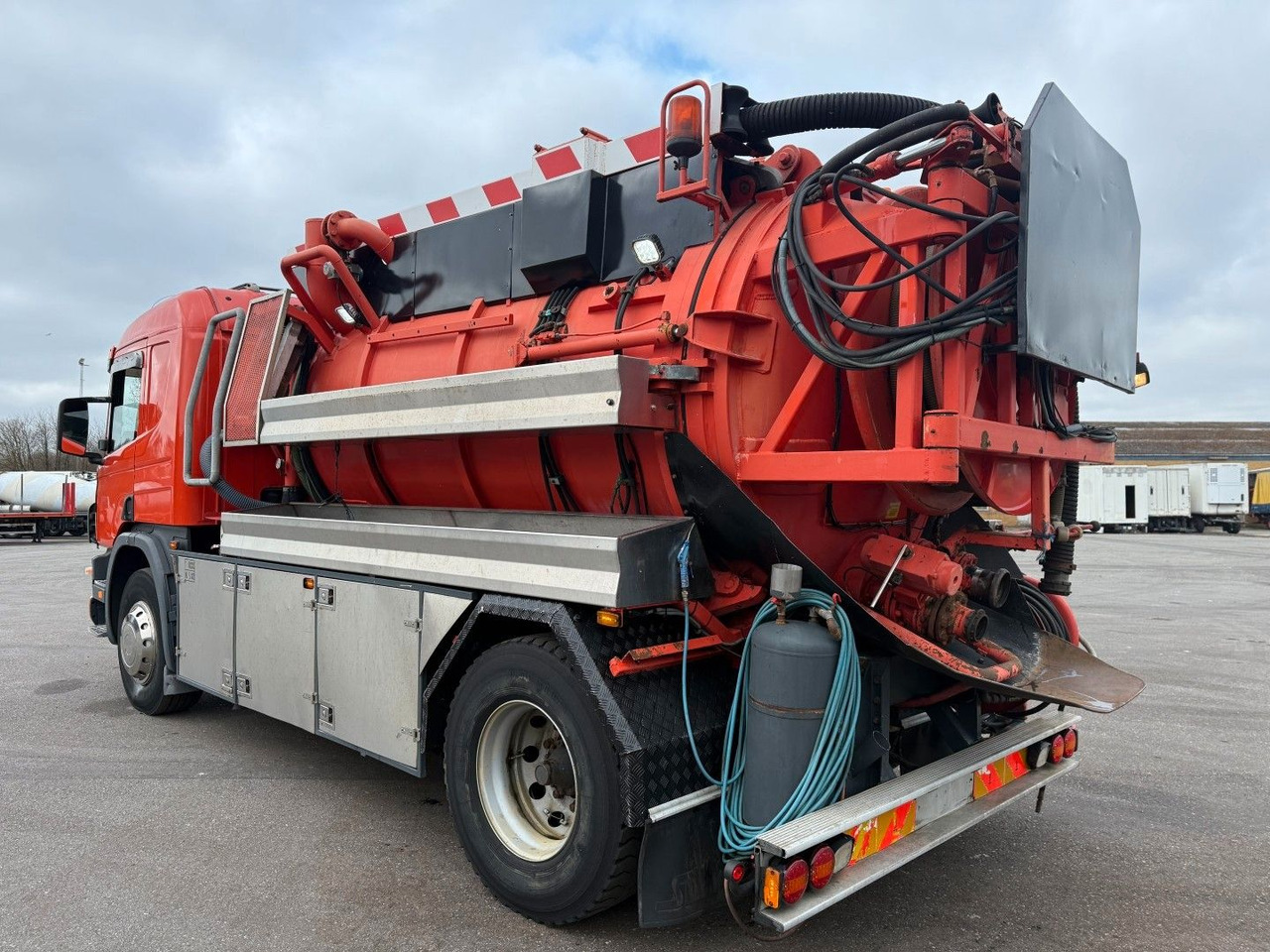 Scania P94/260 4x2 NZ SLS590 Kombi 8.400 l. - Caminhão limpa fossa: foto 4 Scania P94/260 4x2 NZ SLS590 Kombi 8.400 l. - Caminhão limpa fossa: foto 4