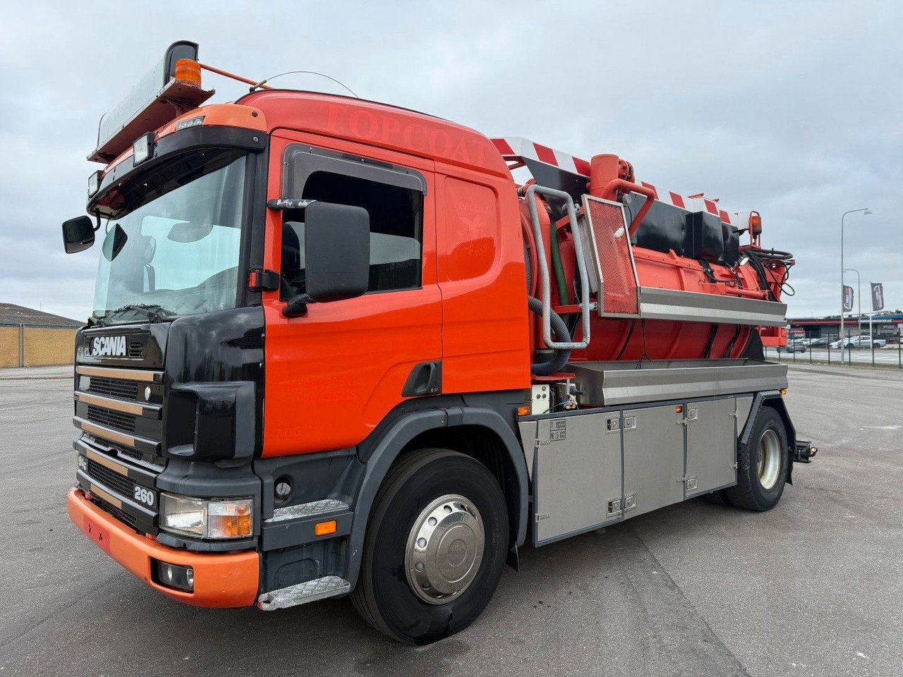 Scania P94/260 4x2 NZ SLS590 Kombi 8.400 l. - Caminhão limpa fossa: foto 1 Scania P94/260 4x2 NZ SLS590 Kombi 8.400 l. - Caminhão limpa fossa: foto 1