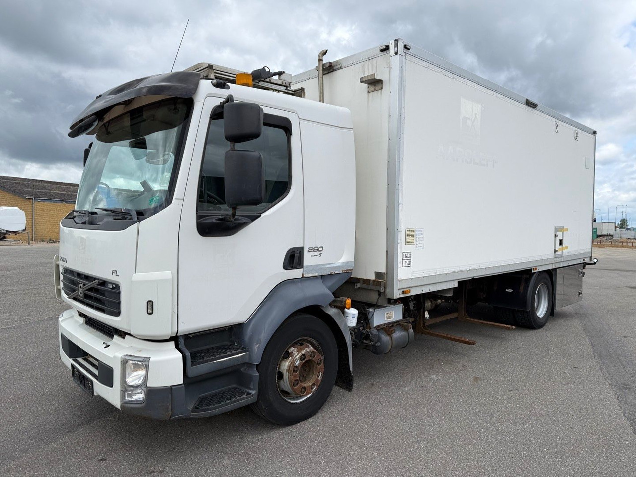 Volvo FL 280 4x2 Euro 5 Workshop Equipment - Camião furgão: foto 1 Volvo FL 280 4x2 Euro 5 Workshop Equipment - Camião furgão: foto 1