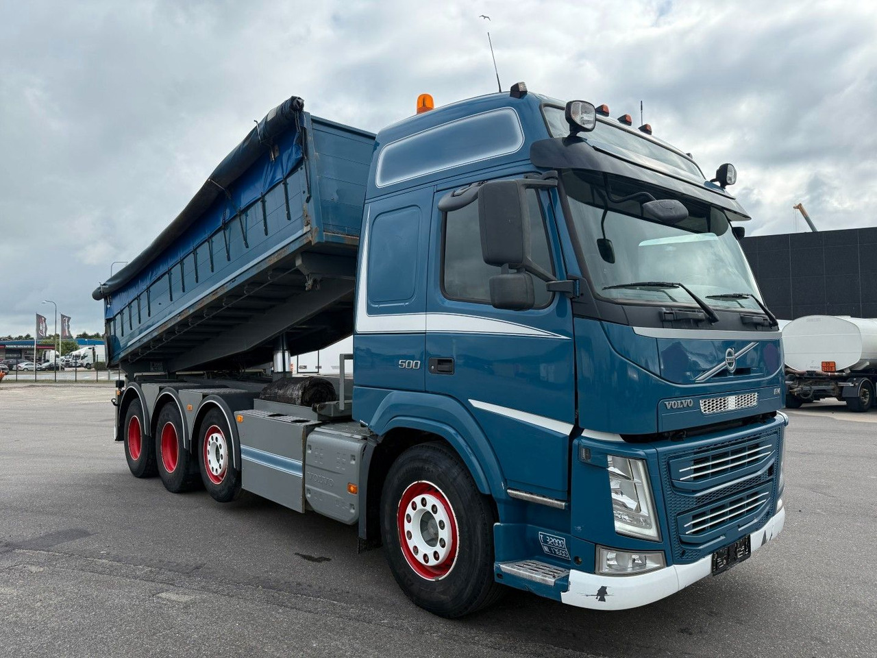 Volvo FM 500 8x4 Pushertridem 3 Way Tipper / Kipper - Camião basculante: foto 2 Volvo FM 500 8x4 Pushertridem 3 Way Tipper / Kipper - Camião basculante: foto 2