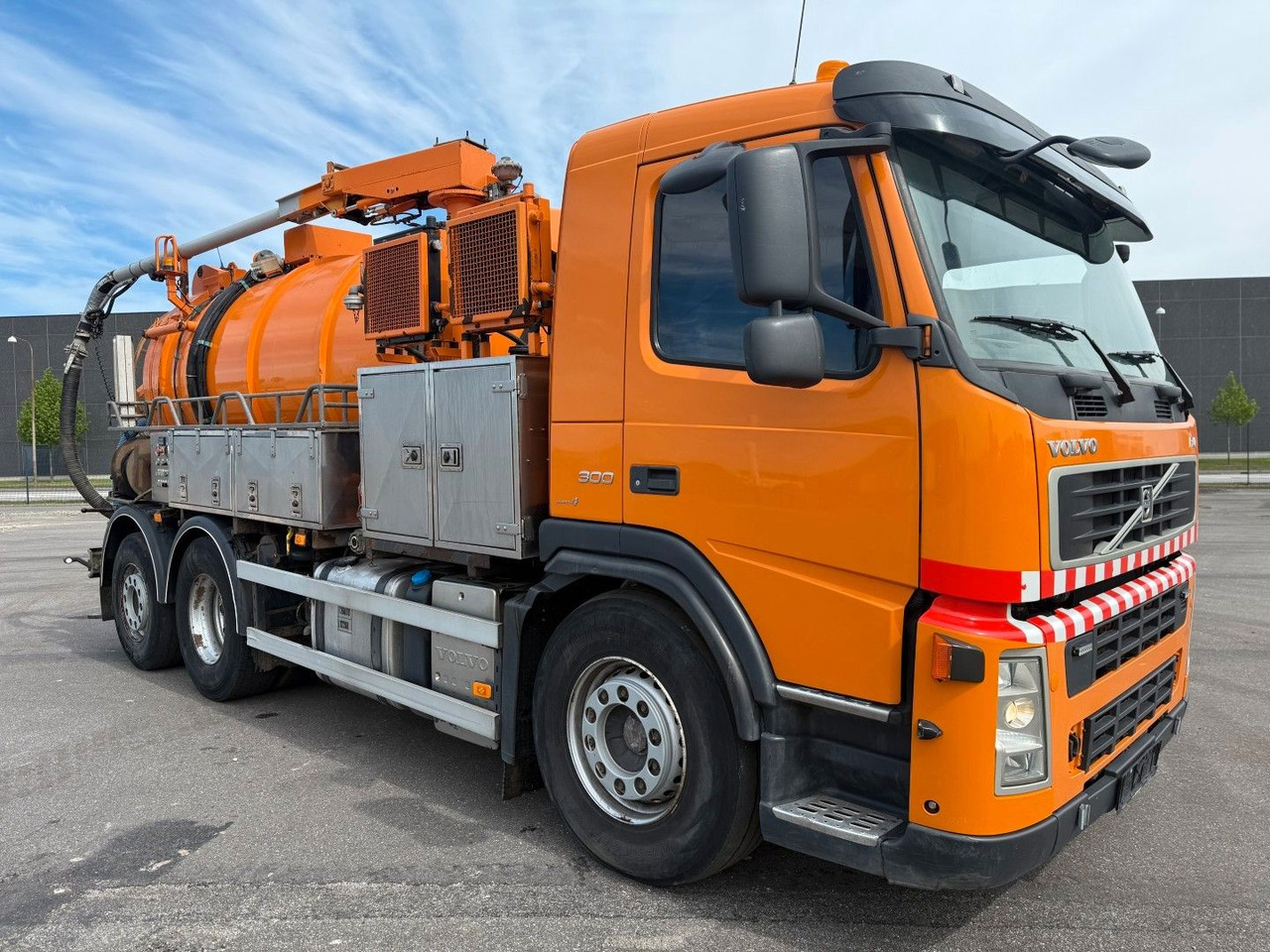 Volvo FM300 6x2*4 Simon Moos 10.500 l. Combi / Tipper - Caminhão limpa fossa: foto 2 Volvo FM300 6x2*4 Simon Moos 10.500 l. Combi / Tipper - Caminhão limpa fossa: foto 2