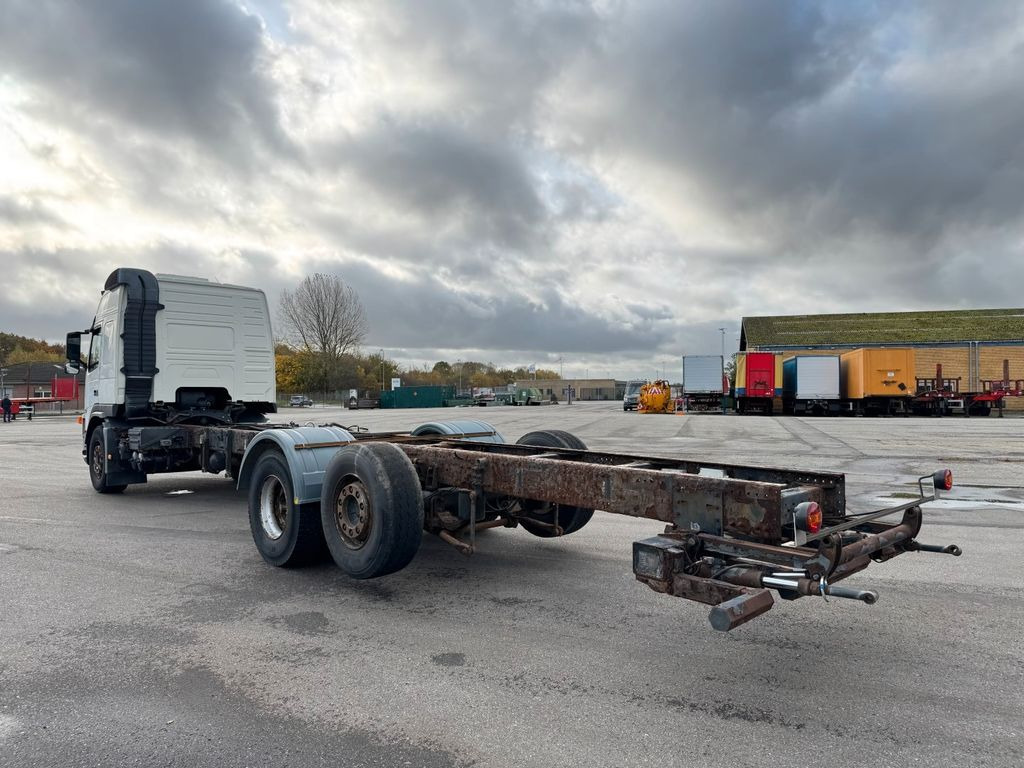 Volvo FM340 6x2 Globetrotter Chassis / Fahrgestell - Camião chassi: foto 4 Volvo FM340 6x2 Globetrotter Chassis / Fahrgestell - Camião chassi: foto 4