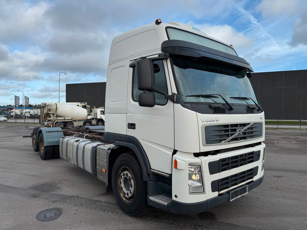Volvo FM340 6x2 Globetrotter Chassis / Fahrgestell - Camião chassi: foto 2 Volvo FM340 6x2 Globetrotter Chassis / Fahrgestell - Camião chassi: foto 2