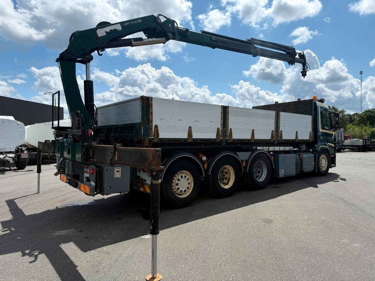 Volvo FM500 8x4*4 Tipper / Crane HMF2620-K5 - Camião basculante, Camião grua: foto 4 Volvo FM500 8x4*4 Tipper / Crane HMF2620-K5 - Camião basculante, Camião grua: foto 4