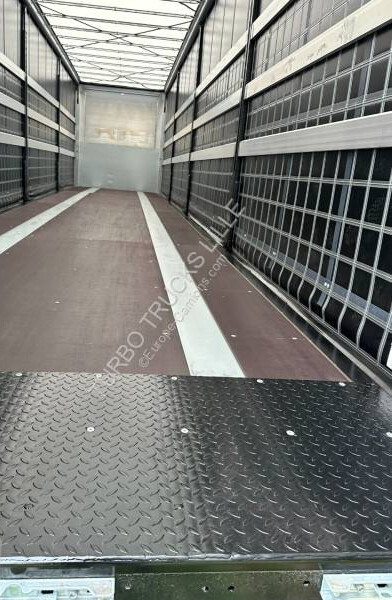 Kögel 3 essieux - Semi-reboque de lona: foto 4 Kögel 3 essieux - Semi-reboque de lona: foto 4