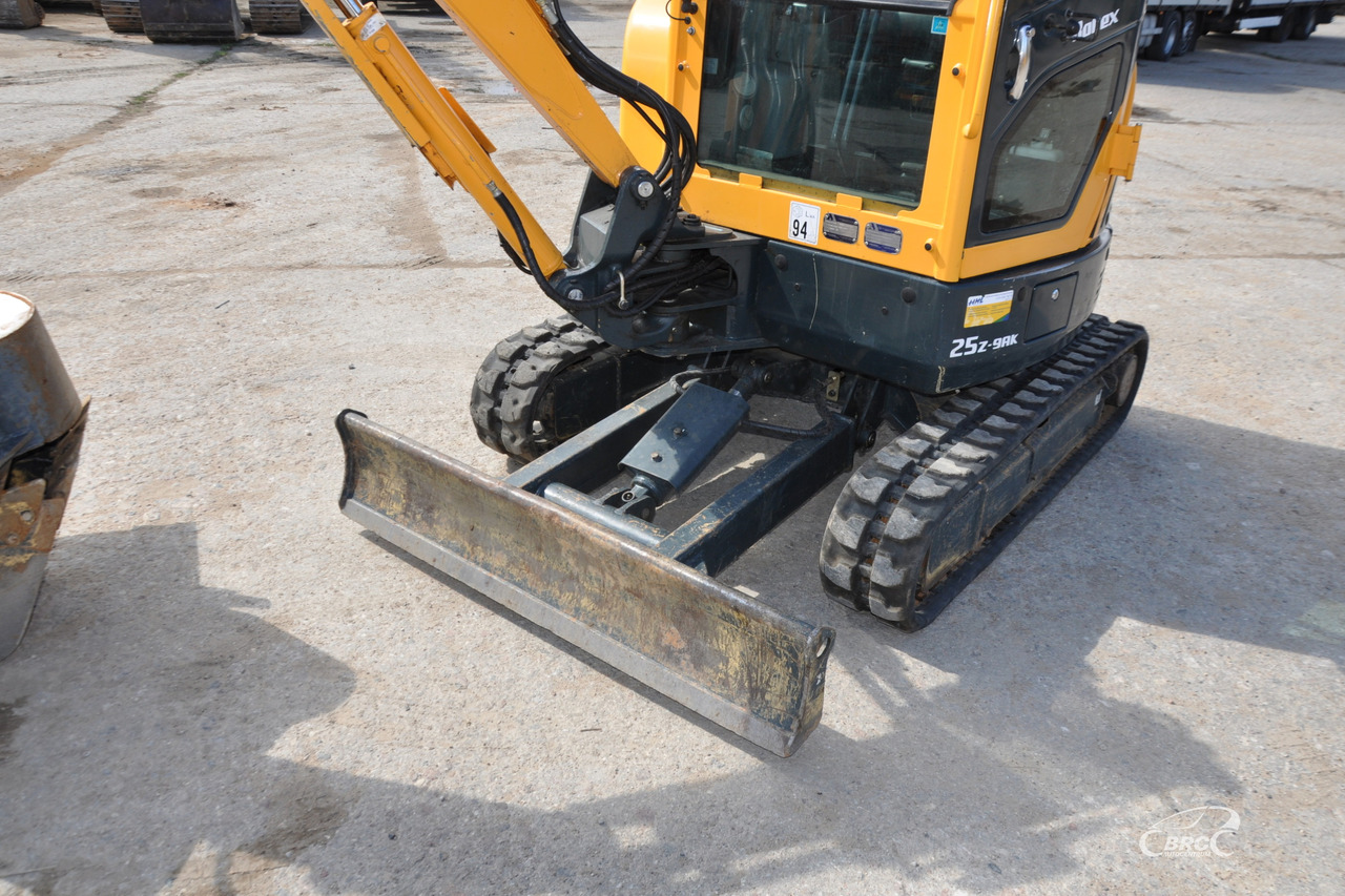 Mini escavadeira Hyundai R25Z-9AK: foto 12