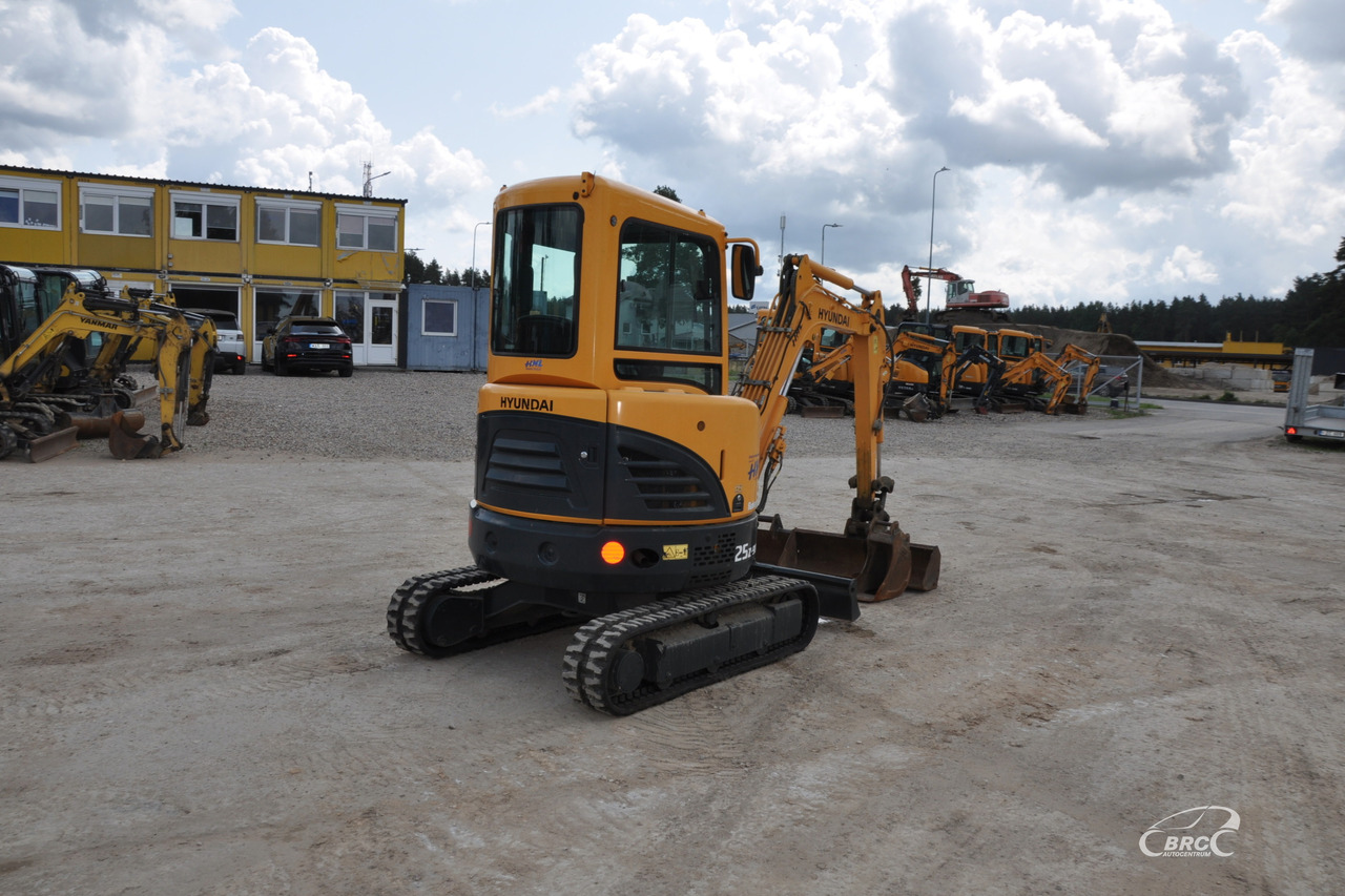 Hyundai R25Z-9AK - Mini escavadeira: foto 5 Hyundai R25Z-9AK - Mini escavadeira: foto 5