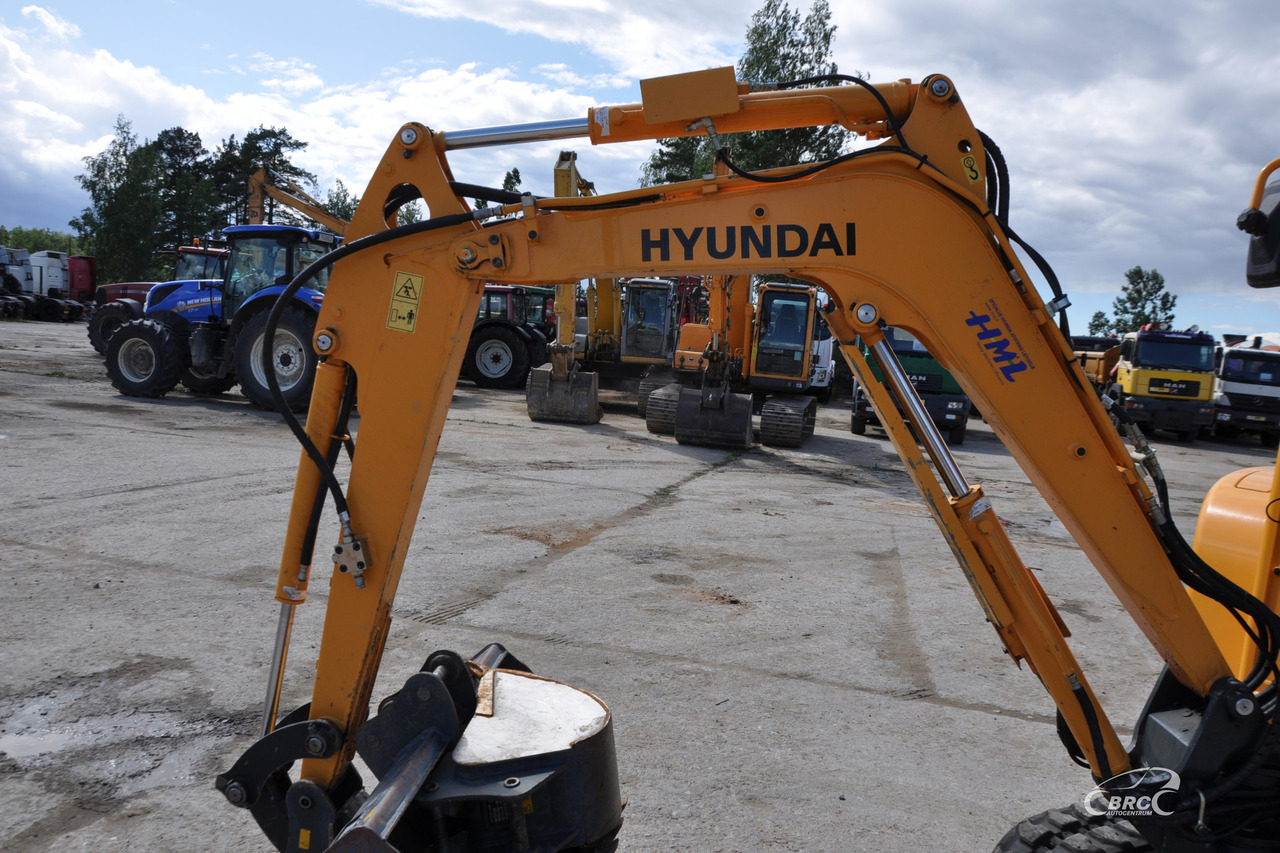 Mini escavadeira Hyundai R25Z-9AK: foto 13