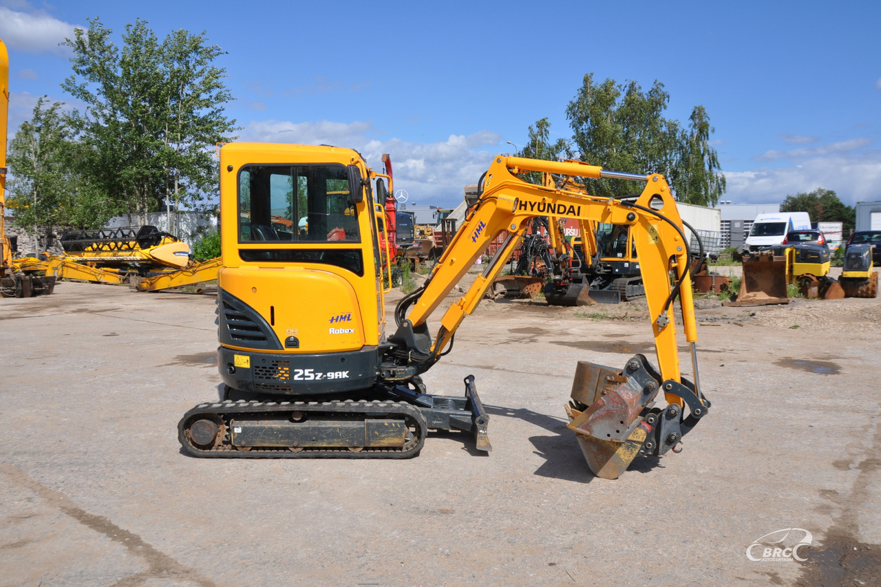 Mini escavadeira Hyundai R25Z-9AK: foto 7