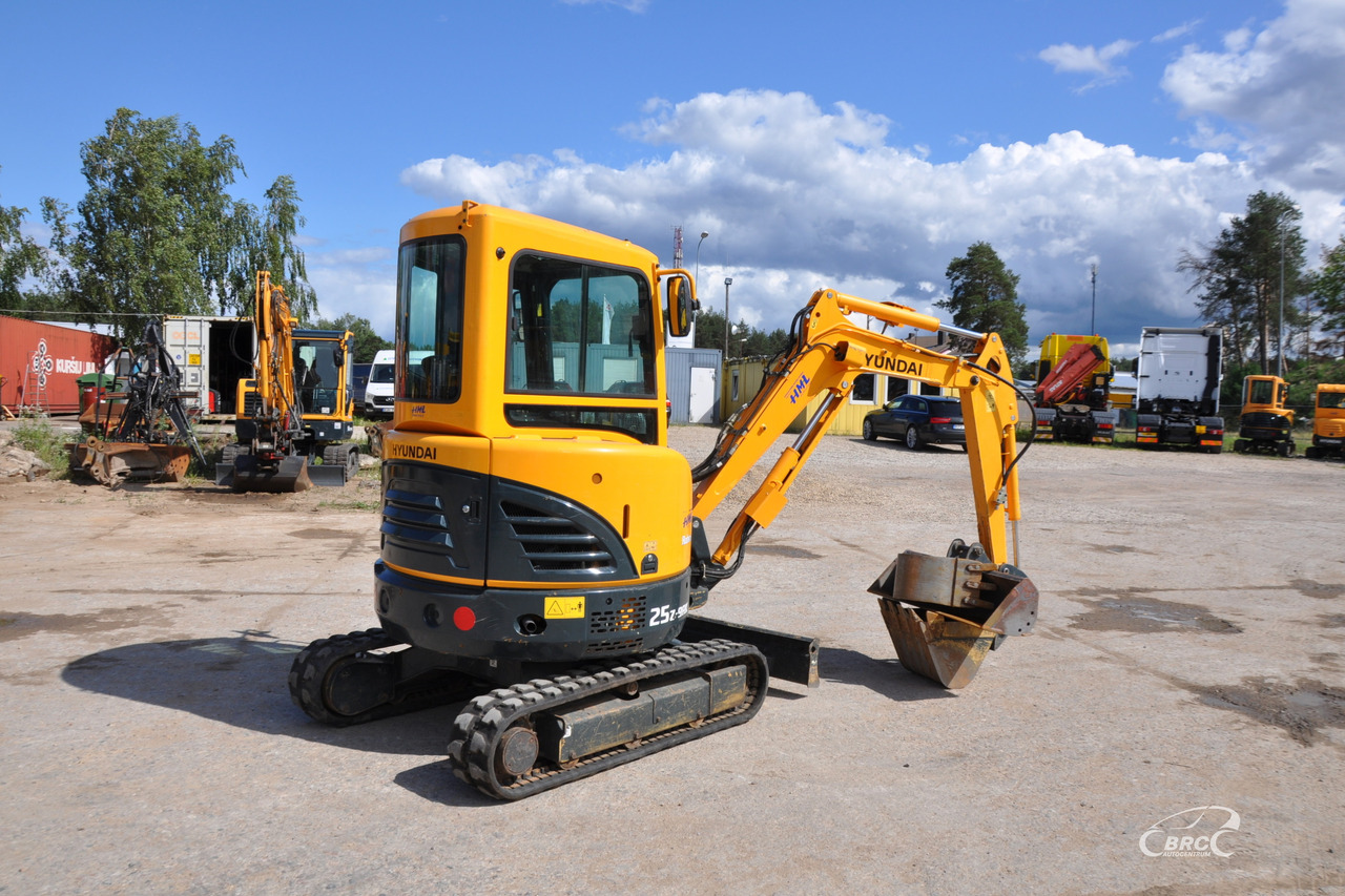 Mini escavadeira Hyundai R25Z-9AK: foto 6