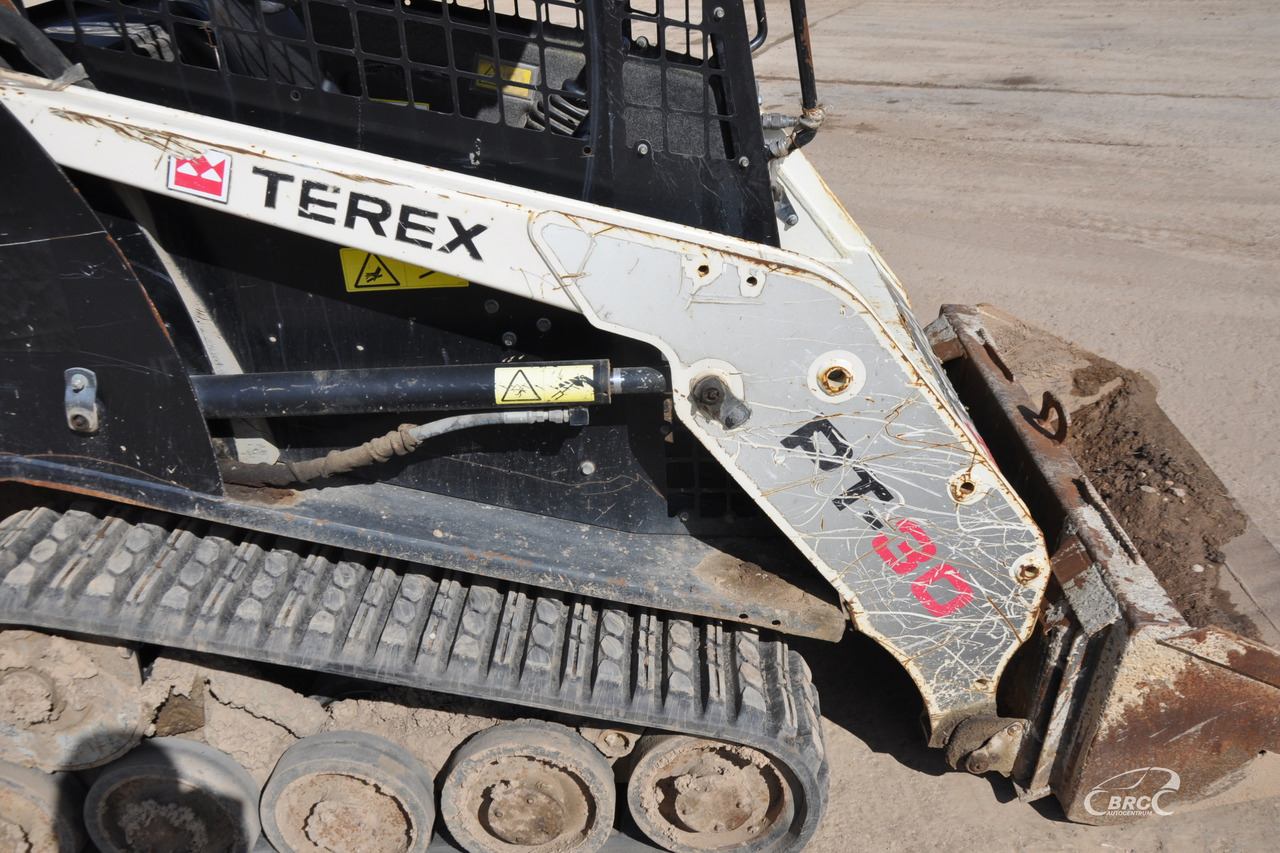 Mini pá carregadora Terex PT30A: foto 8