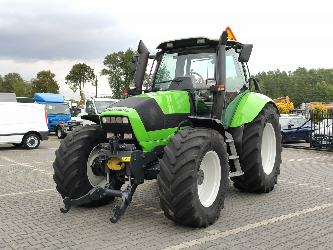 Deutz Fahr Agrotron M620 4x4 Przedni Tuz Wałek W.O.M Wyjścia do Przyczepy - Trator: foto 3 Deutz Fahr Agrotron M620 4x4 Przedni Tuz Wałek W.O.M Wyjścia do Przyczepy - Trator: foto 3
