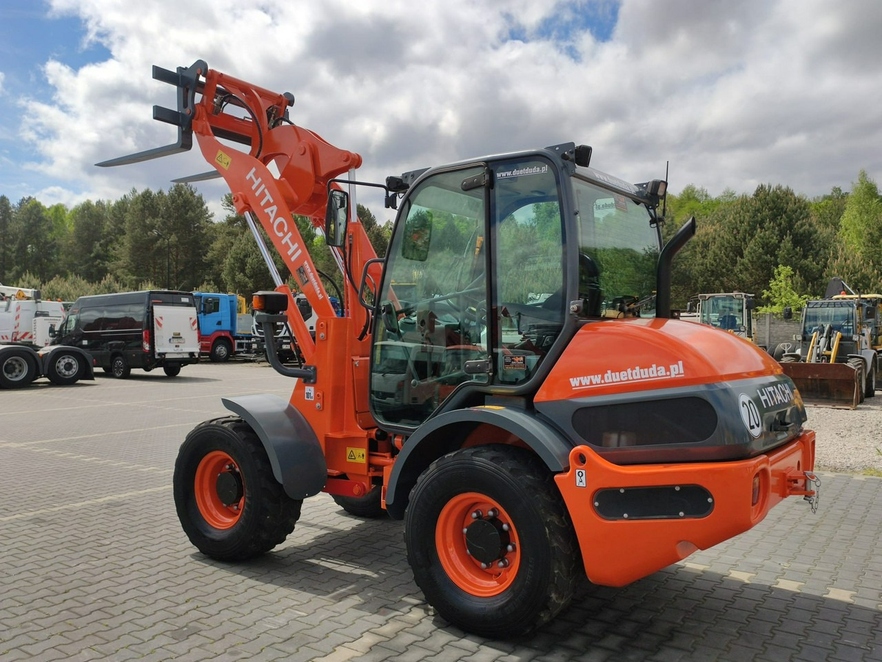 Hitachi ZW75 Wheel Loader Szybko-Złącze Widły Stan Bardzo Dobry - Pá carregadora de rodas: foto 4 Hitachi ZW75 Wheel Loader Szybko-Złącze Widły Stan Bardzo Dobry - Pá carregadora de rodas: foto 4