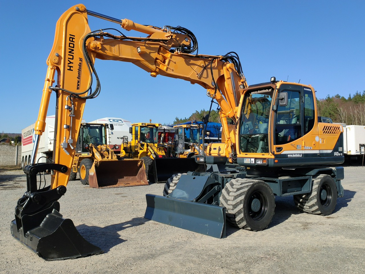 Hyundai 140W-9 Łyżka Skarpowa+Szybko Złącze !!! STAN Bardzo Dobry !!! - Escavadeira de rodas: foto 1 Hyundai 140W-9 Łyżka Skarpowa+Szybko Złącze !!! STAN Bardzo Dobry !!! - Escavadeira de rodas: foto 1