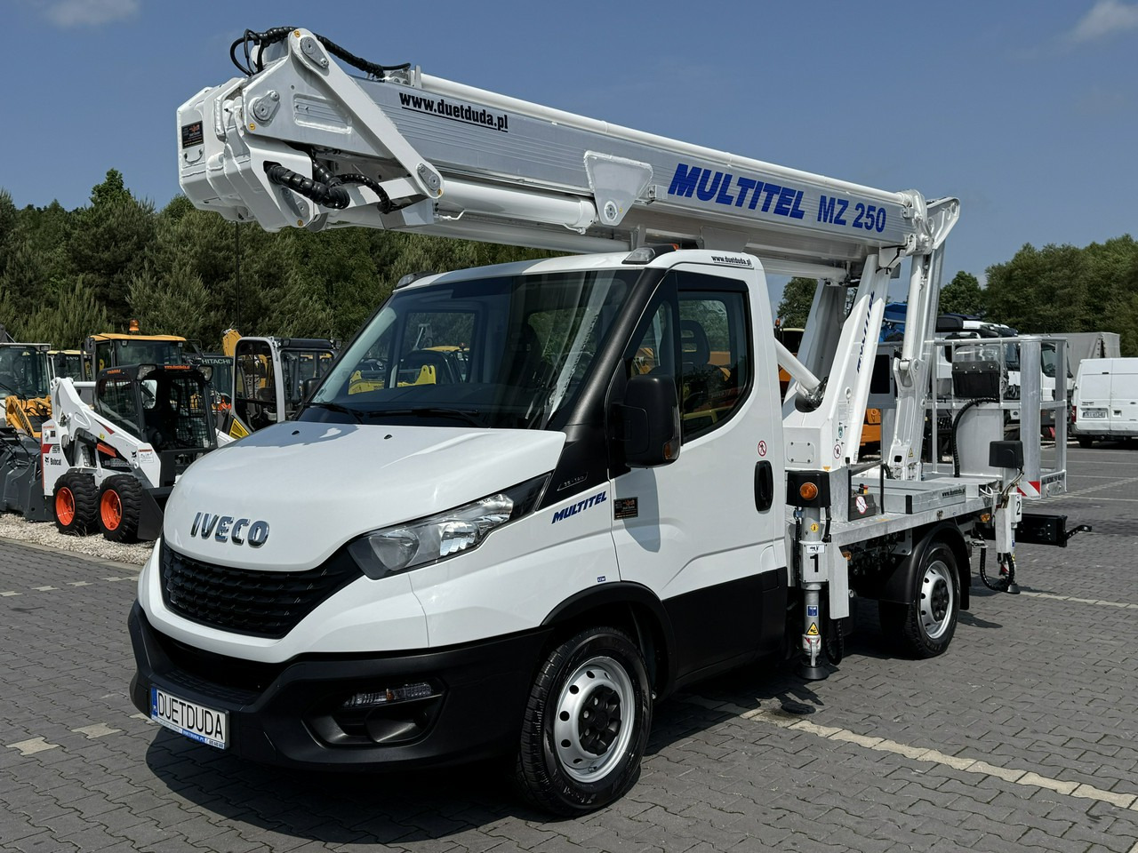 Iveco Daily 35S14 - Caminhão com plataforma aérea: foto 2 Iveco Daily 35S14 - Caminhão com plataforma aérea: foto 2