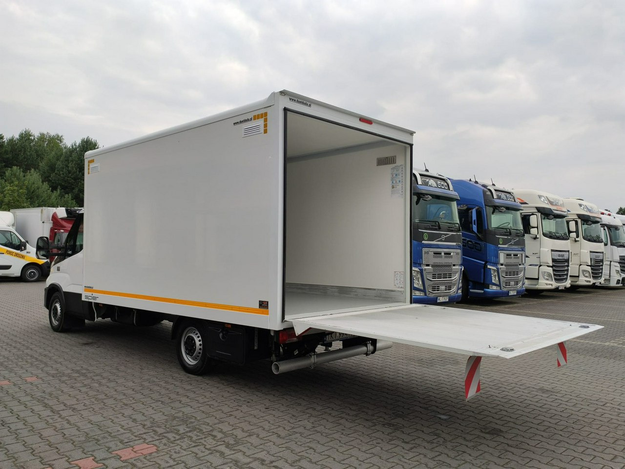 Iveco Daily 35S16S V - Carrinha de contentor: foto 4 Iveco Daily 35S16S V - Carrinha de contentor: foto 4