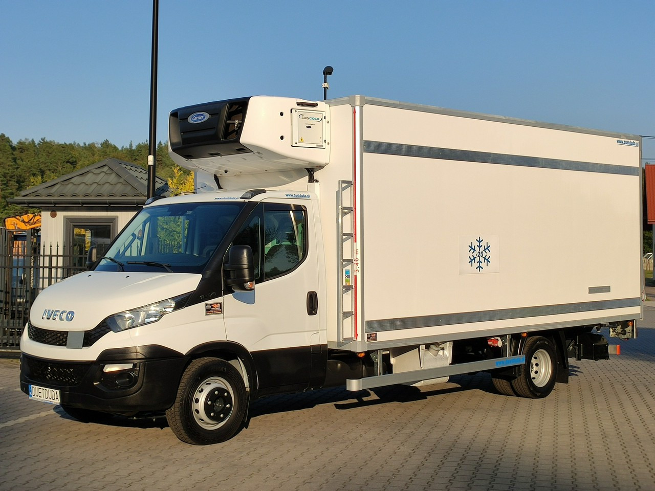 Iveco Daily 70C17 Mroźnia Ściana Grodziowa Multitemperatura - Carrinha frigorífica: foto 4 Iveco Daily 70C17 Mroźnia Ściana Grodziowa Multitemperatura - Carrinha frigorífica: foto 4