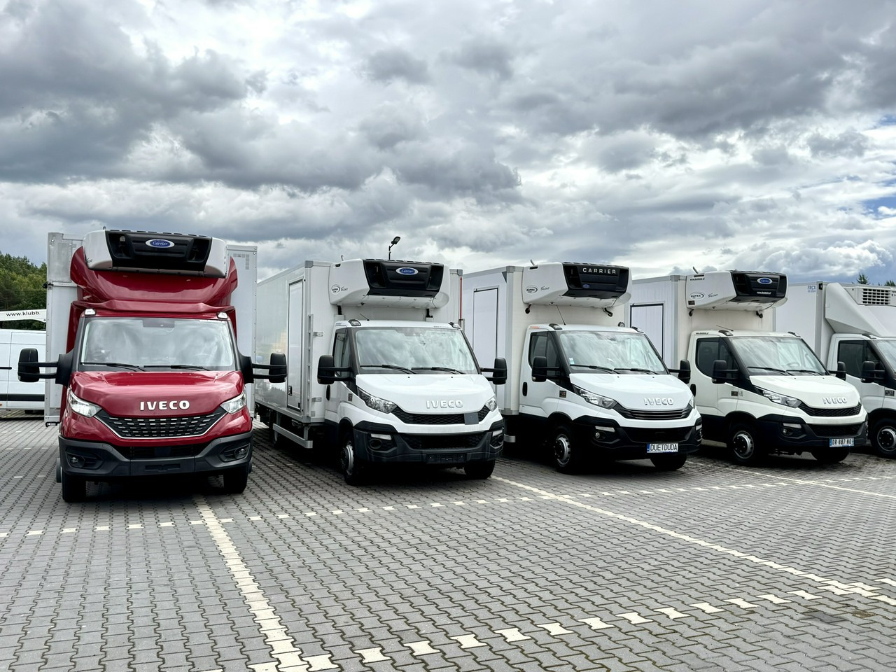 Iveco Daily 70C17 Mroźnia Ściana Grodziowa Multitemperatura - Carrinha frigorífica: foto 1 Iveco Daily 70C17 Mroźnia Ściana Grodziowa Multitemperatura - Carrinha frigorífica: foto 1