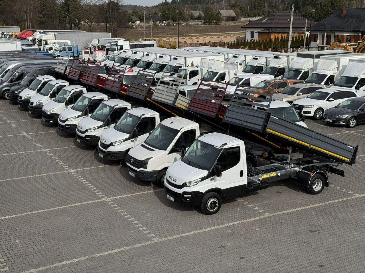 Iveco Daily 70C18 V H (72C18) Wywrotka 3-stronna Nowa Zabudowa - Camião basculante: foto 4 Iveco Daily 70C18 V H (72C18) Wywrotka 3-stronna Nowa Zabudowa - Camião basculante: foto 4